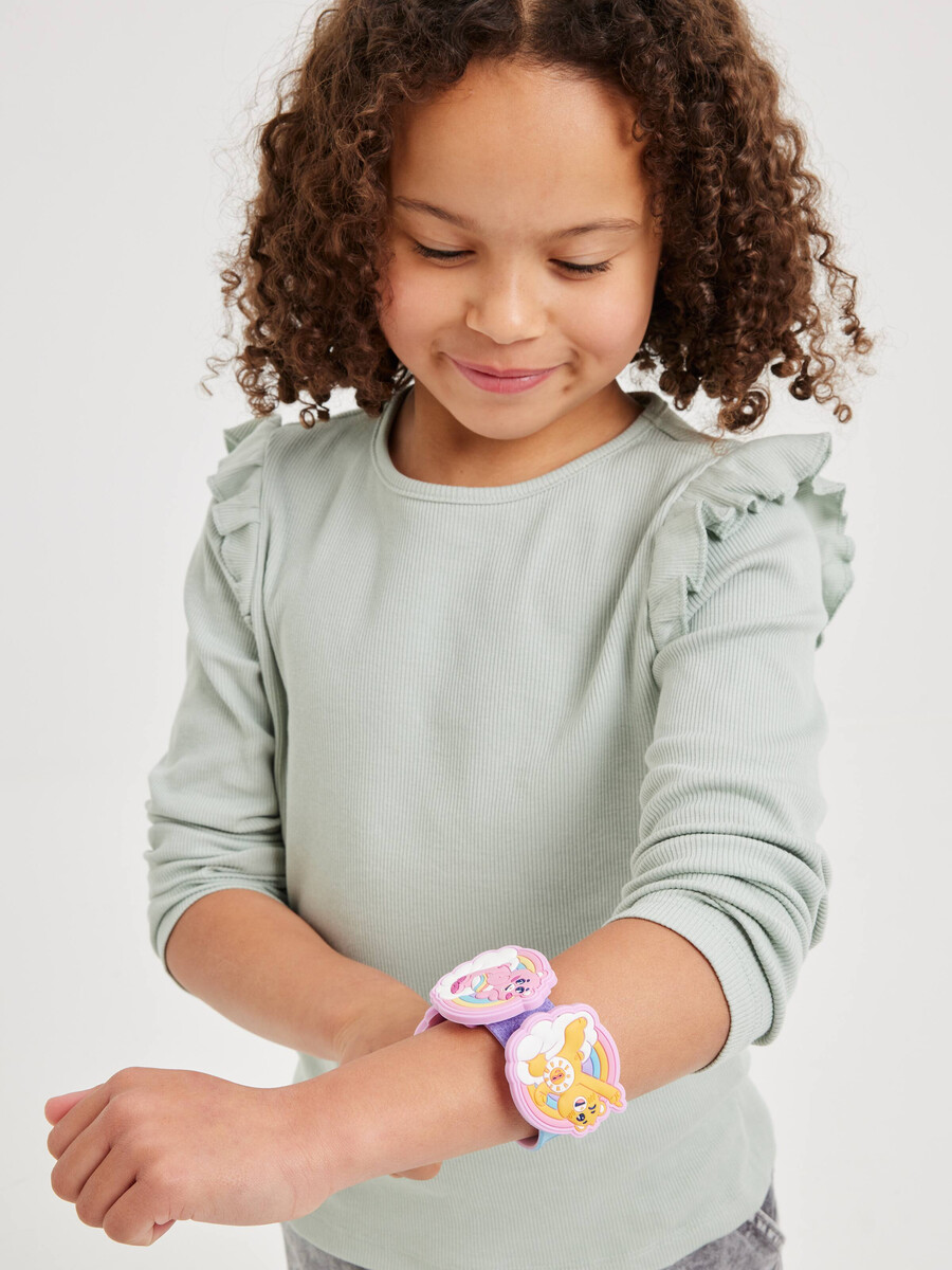 care bears armband med flera charmar